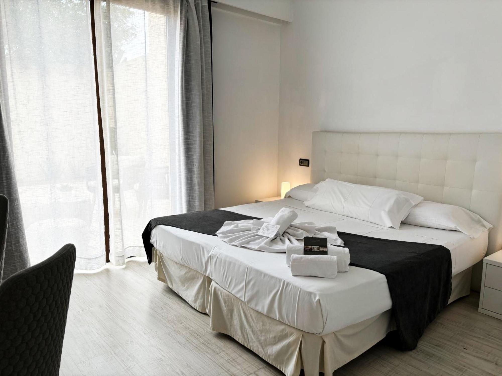 Alcudia Petit - Turismo De Interior Hotel Ngoại thất bức ảnh